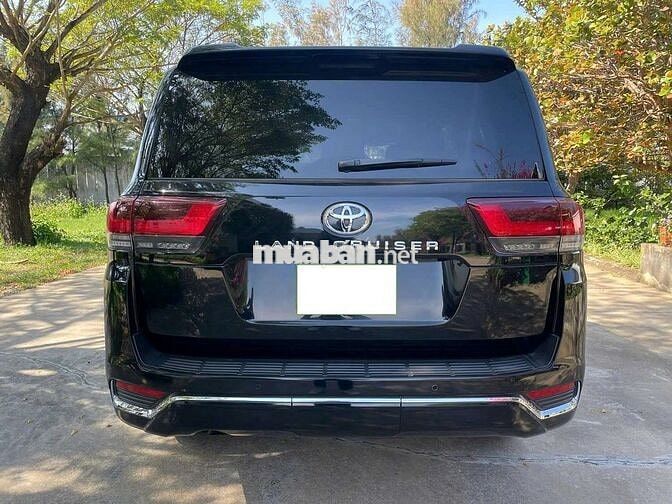 Toyota Land Cruiser 2024 Đen 18000 km
