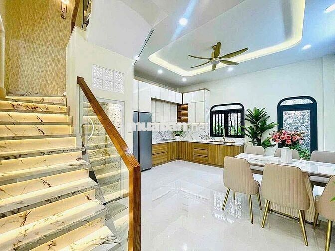 BÁN NHANH SIÊU PHẨM NHÀ ĐẸP CHỈ 8,X TỶ ĐƯỜNG Ô TÔ