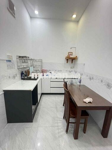 Nhà 2 phòng hẻm 9 Phạm Ngọc Hưng