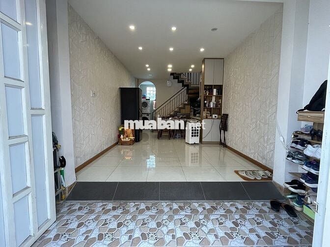 Nhà mới sạch đẹp, tối giản, hẻm xe hơi gần Lotte Mart Nguyễn Văn Lượng