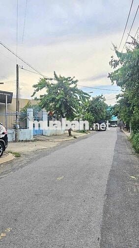 Cần Bán Gấp - Đất Thổ Cư - SHR - Đường 8m - Sổ Sẵn Công Chứng Ngay