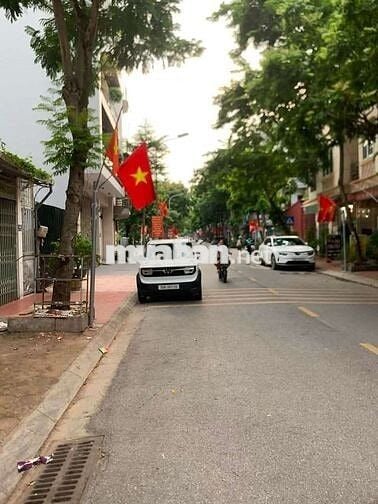 🏡 Nhà Mặt Phố Giang Biên Chỉ 6 Triệu –Ô Tô Tránh, Kinh Doanh Cực Đỉnh!