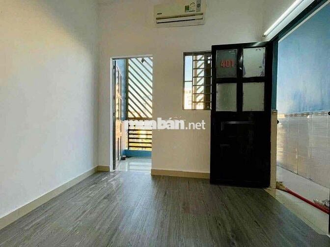 CHO THUÊ PHÒNG GÁC MÁY LẠNH, CỬA SỔ TRỜI, NGAY SÂN BAY, NHÀ GA T3