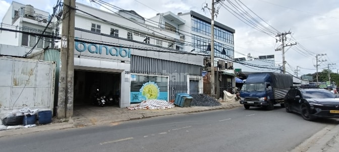 Cho Thuê Nhà Mở TT Thương mại Tổng DT 1000m2. Q12
