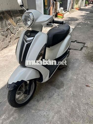 Yamaha Grande Trắng