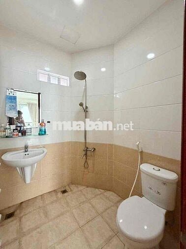 Nhỉnh 6 Tỷ - Hẻm Thông Trần Quang Khải QUẬN 1 – NGANG 4.2M – 5 TẦNG BT