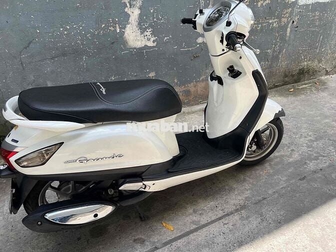 Yamaha Grande Trắng