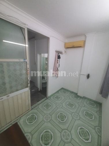 Căn nhà nhỏ tiện nghi gần Phố Cổ rất thuận tiênn