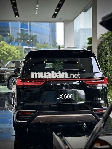 Lexus LX600 VIP 4 chỗ Đen