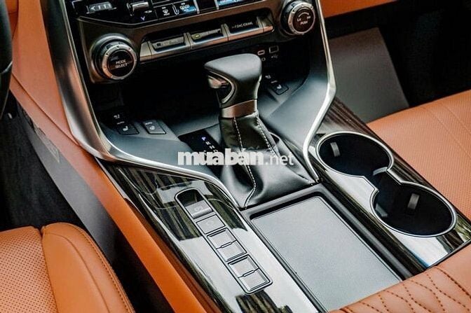 Lexus LX600 VIP 4 chỗ Đen