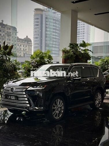 Lexus LX600 VIP 4 chỗ Đen