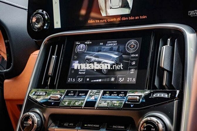 Lexus LX600 VIP 4 chỗ Đen