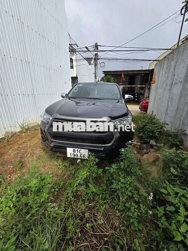 Toyota Hilux 2020 STD 1 cầu 2.4 Đen