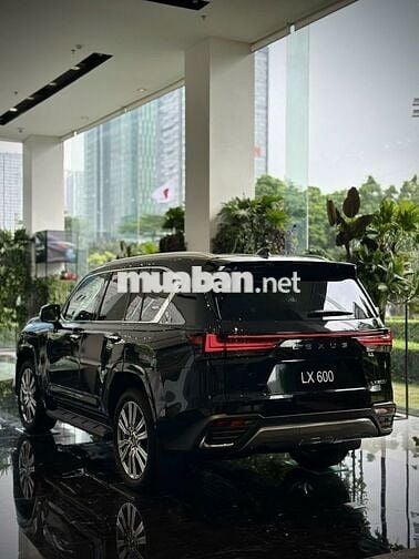 Lexus LX600 VIP 4 chỗ Đen