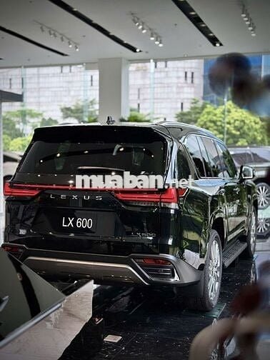 Lexus LX600 VIP 4 chỗ Đen