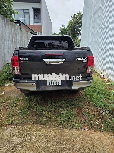 Toyota Hilux 2020 STD 1 cầu 2.4 Đen