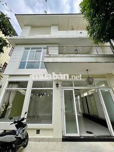 CHO THUÊ BIỆT THỰ TẤN TRƯỜNG QUẬN 7, 12x24M, TRỆT 2 LẦU ST, 40 TRIỆU