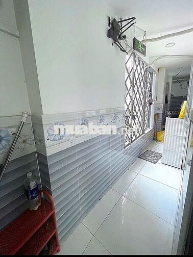 Studio kế bên trường đh công nghiệp cửa sổ trời thoáng giá rẻ
