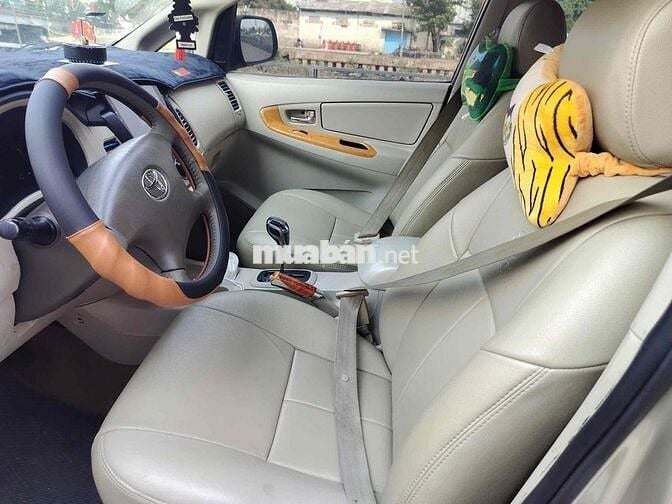 Toyota Innova 2009 Tự động Vàng cát