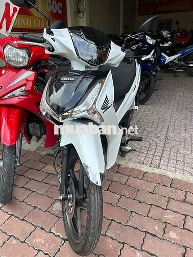 Honda Future FI 2025 Trắng đen 600 km