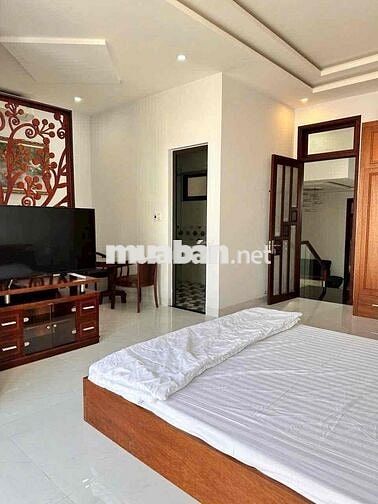 164 CHO THUÊ NHÀ ĐẸP 4PN DIỆN TÍCH LỚN 123M² – CÓ GARA Ô TÔ TRONG NHÀ