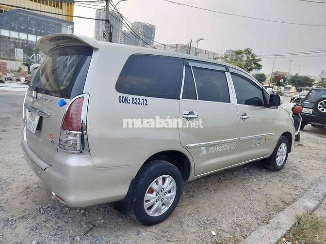 Toyota Innova 2009 Tự động Vàng cát