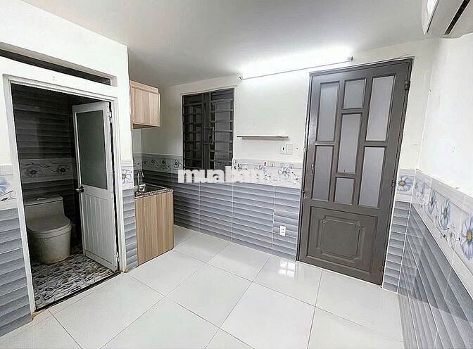 Studio kế bên trường đh công nghiệp cửa sổ trời thoáng giá rẻ