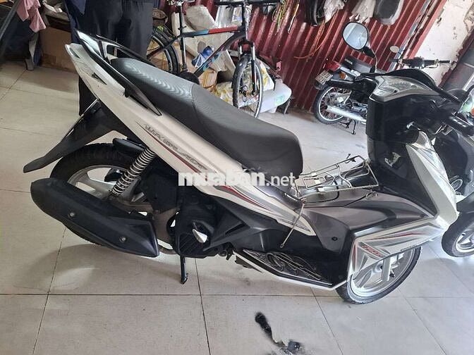 Honda Air Blade 125 Trắng Xám