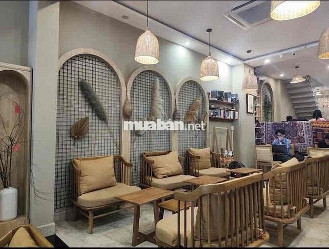 COFFEE HOA GIẤY TUYỂN DỤNG