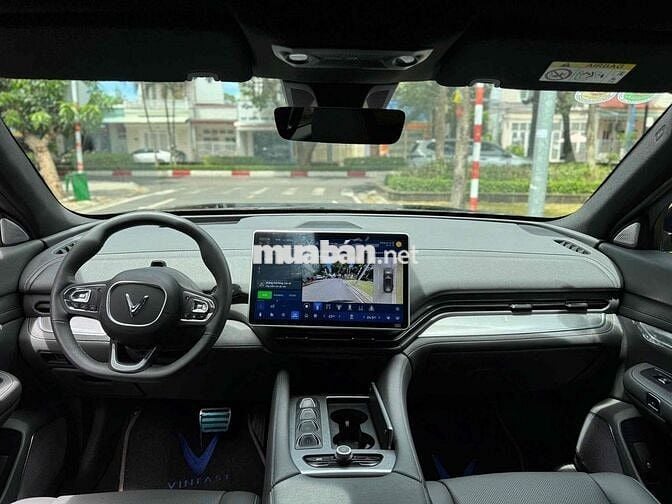 Vinfast VF9 Plus 2025 Đen 6 chỗ 18000 km