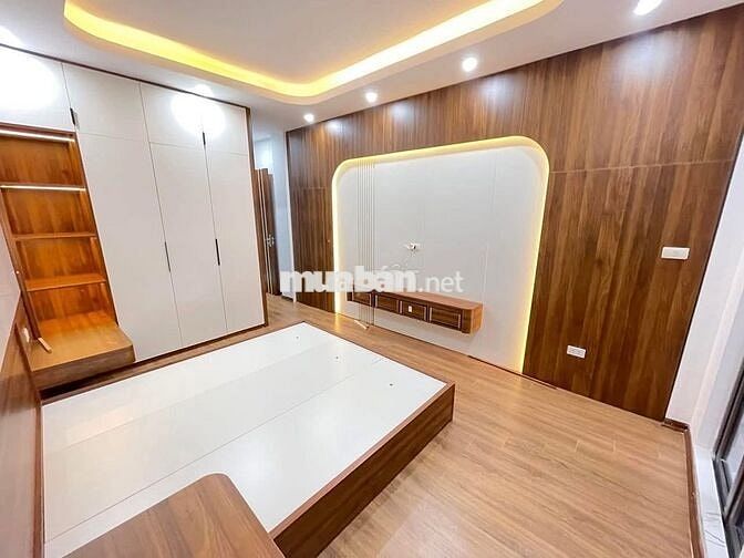 Hộ khẩu Thanh Xuân-6 tầngTHANG MÁY-Gần Royal city-DÂN TRÍ CAO-YÊN TĨNH