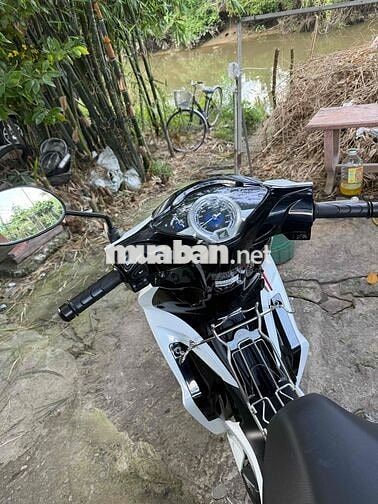 Honda Future 125 Fi 2025 Trắng đen Tự động