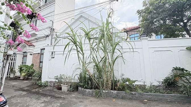 NHÀ ĐẸP 3 TẦNG NGAY ĐƯỜNG DÂN CHỦ - DÂN TRÍ CAO KHU VIP BÌNH THỌ -