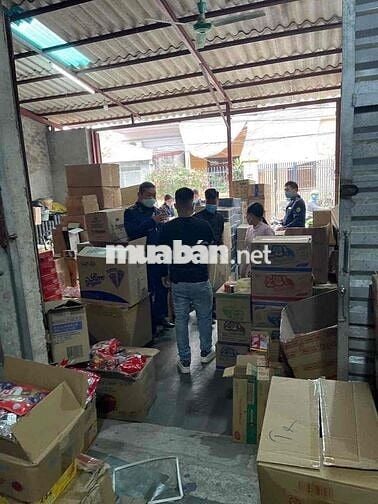 Tuyển nhân viên kho ăn ở lại tại bình tân