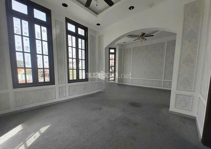 Cho thuê Biệt thự Sân Vườn 6/ Nguyễn Ư Dĩ, Q2 -DT: 20m x41m (2 Lầu)