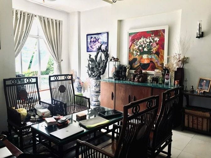 Biệt Thự Sân Vườn Phan Xích Long, 6.8m x 27m, 5 Tầng, Gần BV Hoàn Mỹ