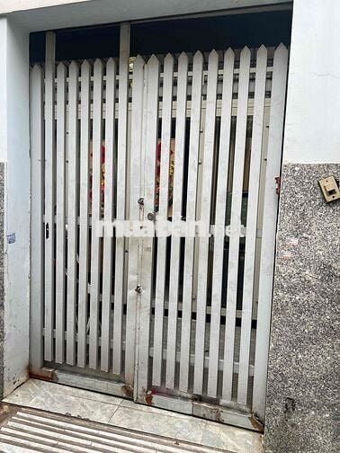 nhà chính chủ. có sẵn hợp đồng thuê 20tr 1 tháng