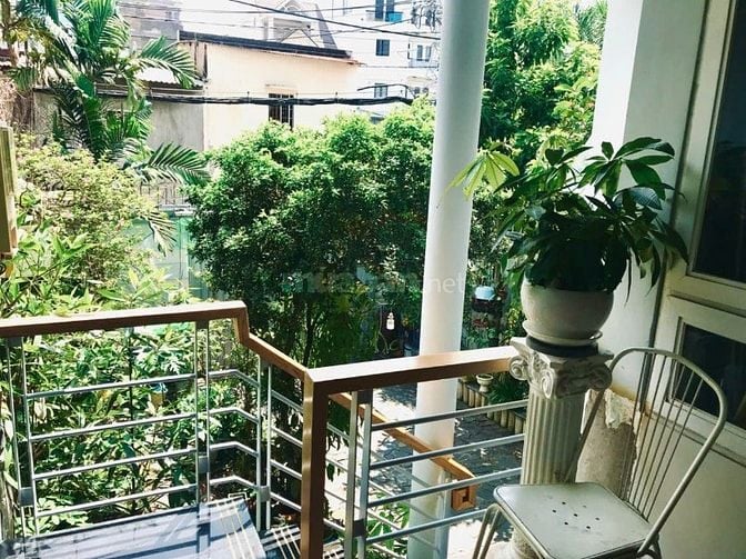 Biệt Thự Sân Vườn Phan Xích Long, 6.8m x 27m, 5 Tầng, Gần BV Hoàn Mỹ