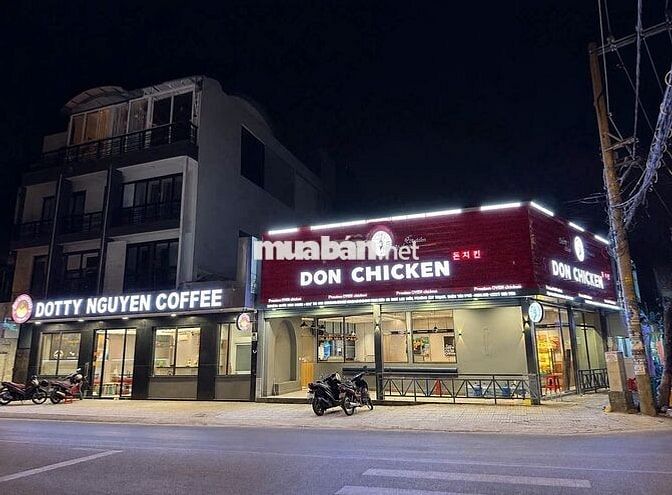 CHO THUÊ GÓC 2 MẶT TIỀN 200M2 TRUNG TÂM QUẬN TÂN PHÚ