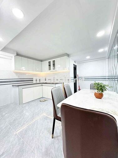 Bán nhà 26/3 Kế bên Eon Tân Phú Hẻm 8m 3 tầng 5x13 không lộ giới 3pn