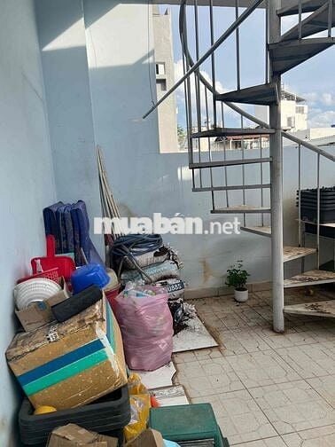 nhà chính chủ. có sẵn hợp đồng thuê 20tr 1 tháng
