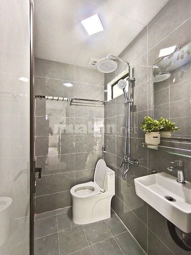 CHÍNH CHỦ CHO THUÊ GẤP NHÀ MỚI MẶT TIỀN ĐẸP- 43/113 TRUNG KÍNH
