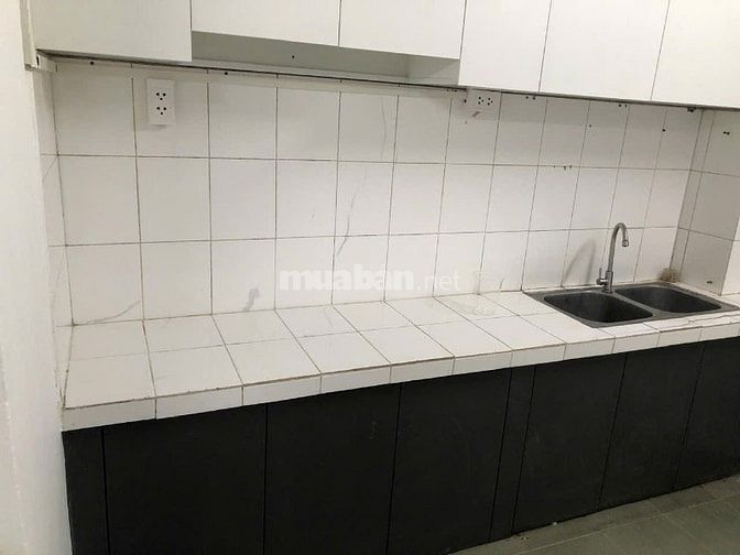 cho thuê nhà 2,5 tầng gần Giảng võ , nhà mới sửa, ăn ninh tốt