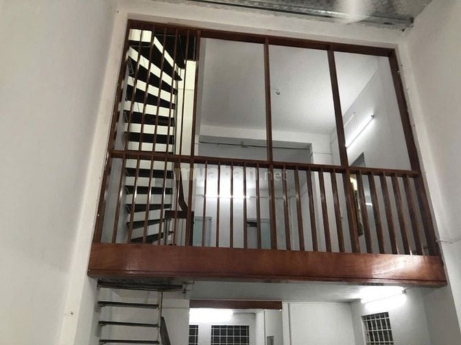 cho thuê nhà 2,5 tầng gần Giảng võ , nhà mới sửa, ăn ninh tốt