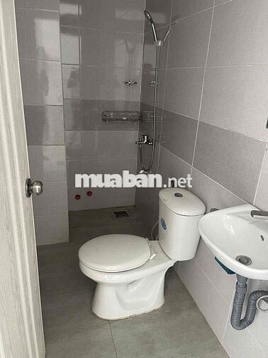 Cho thuê nhà 4x14m, 2 lầu, 3pn HXH, sát Trường Chinh, ĐHT, Q12