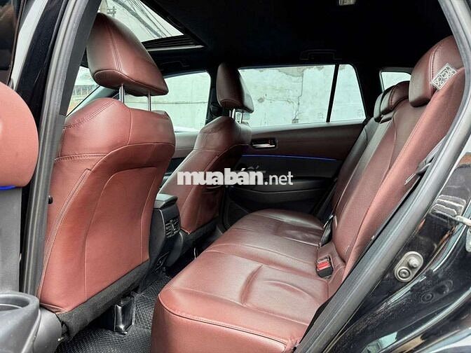 Toyota Corolla Cross 2022 bản V 1.8L,màu đen,8v1km