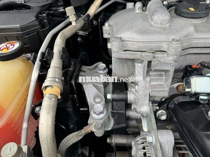 Toyota Corolla Cross 2022 bản V 1.8L,màu đen,8v1km