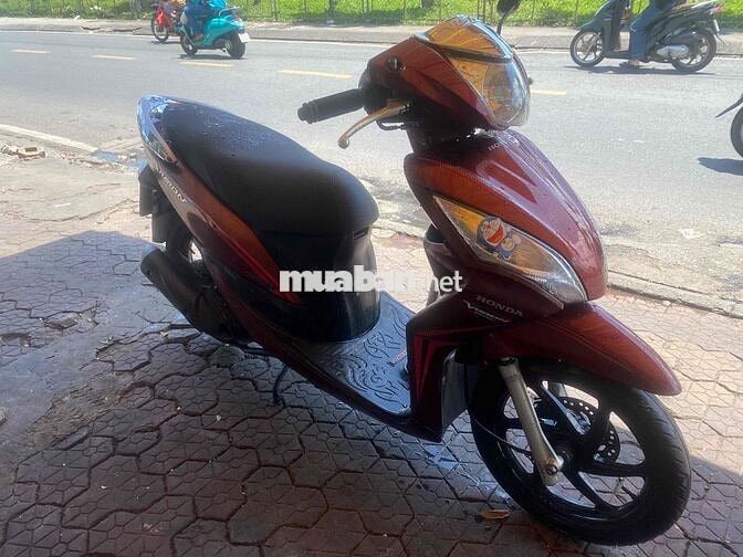 Honda Vision đỏ