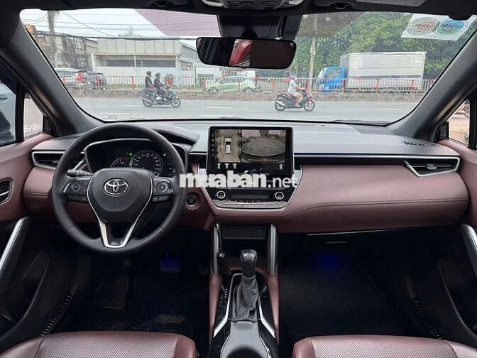 Toyota Corolla Cross 2022 bản V 1.8L,màu đen,8v1km