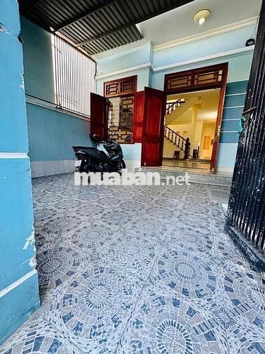 CHO THUÊ NHÀ 4PHÒNG NGỦ SÂN XE Ô TÔ GẦN CHỢ PHÚ HOÀ